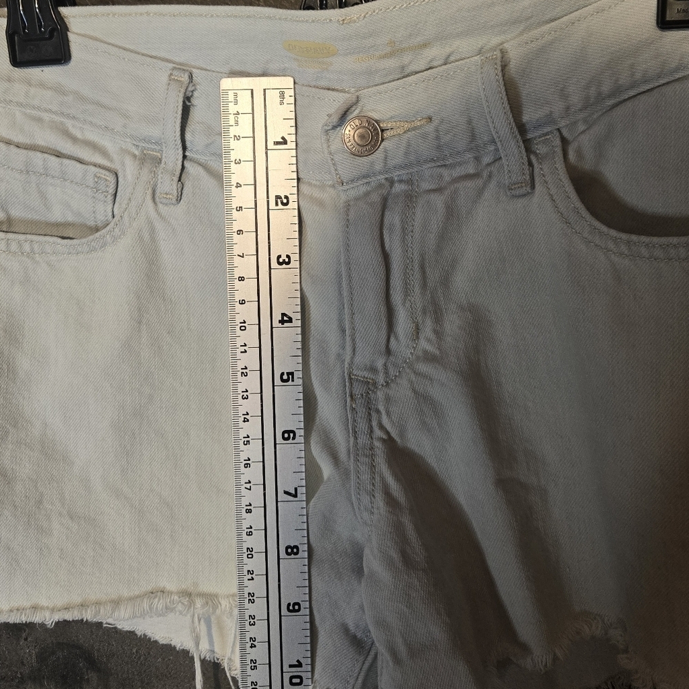Old Navy Light Wash Low Rise Denim Shorts - Picture 4 of 6